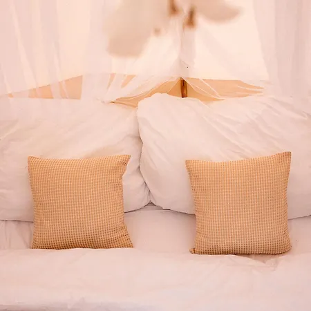 Voodoo Glamping * Unetice